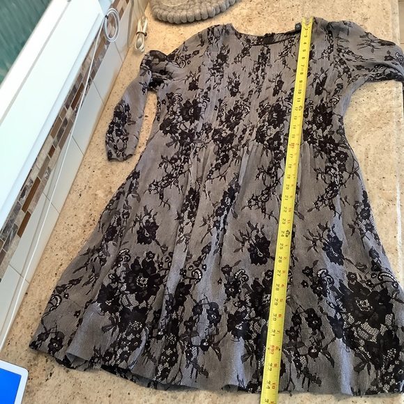 Club Monaco Silk Black and Gray Floral Dress Size 8 - Picture 10 of 12